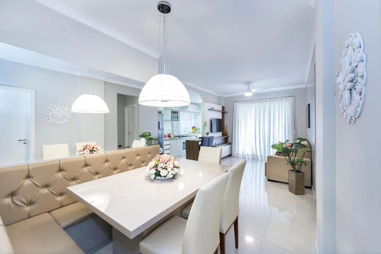 Palazzo Toscano 201 - Aconchegante apartamento na praia de Bombas com vista para o mar Bombinhas Brasile