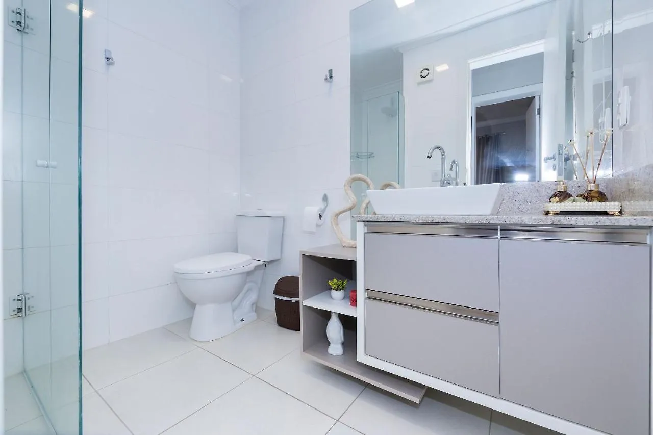 Palazzo Toscano 201 - Aconchegante apartamento na praia de Bombas com vista para o mar Bombinhas 0*,  Brasile