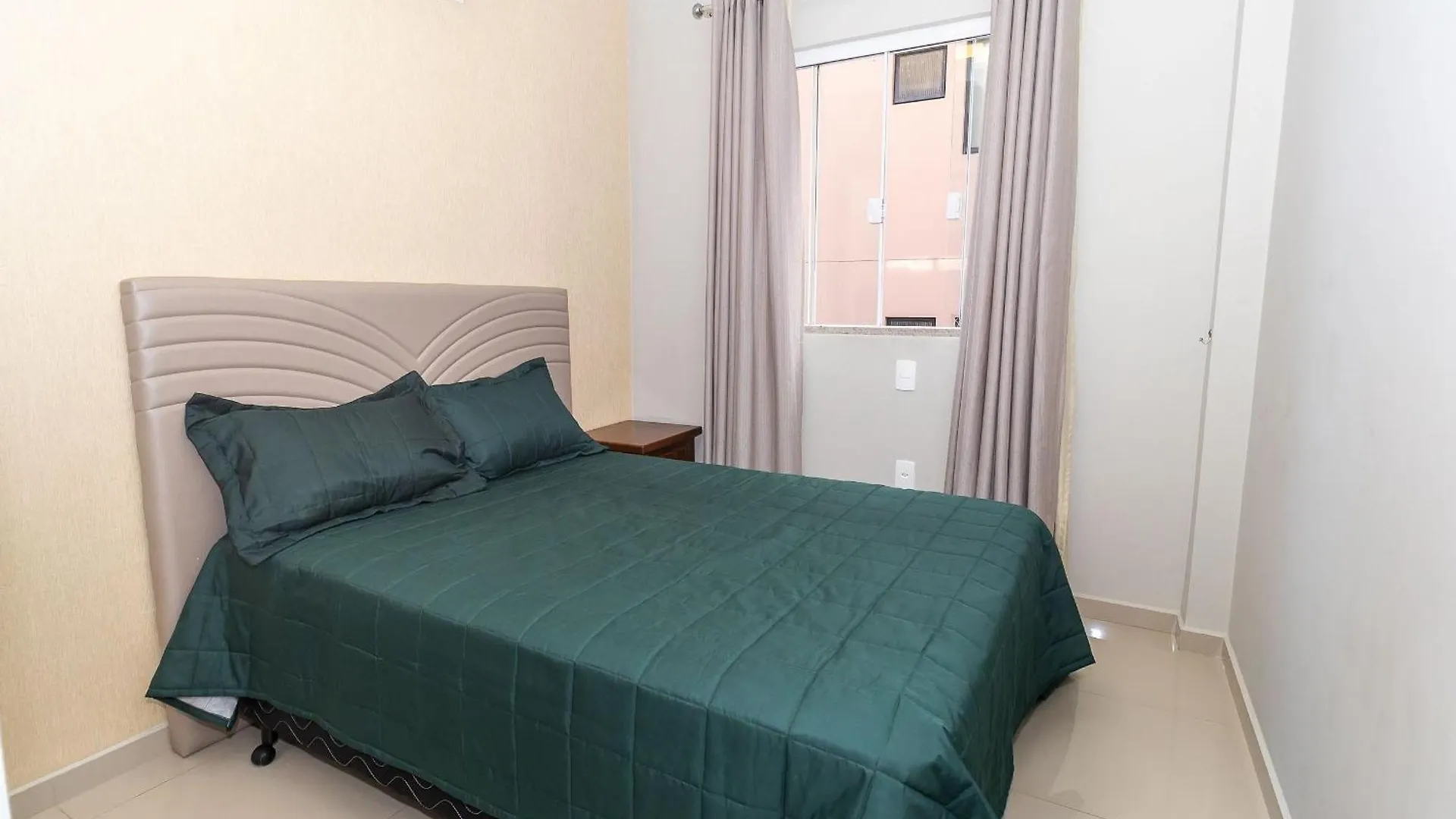 Appartamento Palazzo Toscano 201 - Aconchegante apartamento na praia de Bombas com vista para o mar Bombinhas